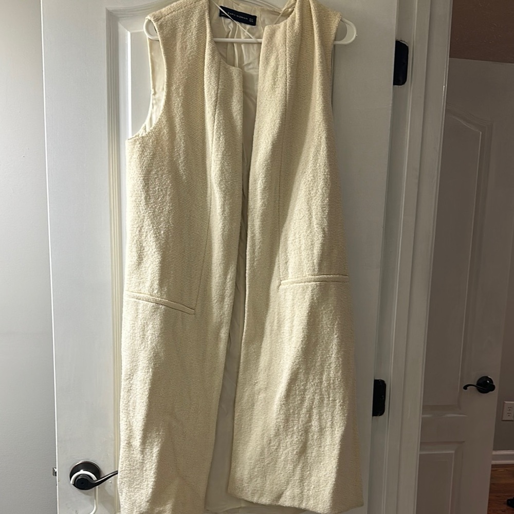 Cream Sleeveless Open Front Vest